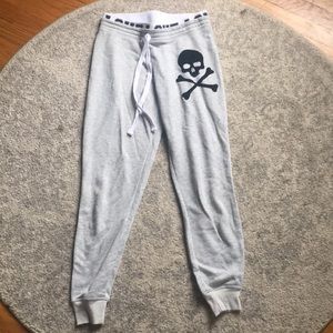 Skull sweats